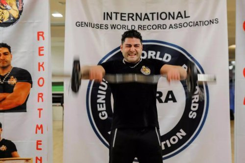 Türk sporcu dünya rekoru kırdı